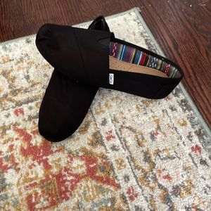 Toms Shoes